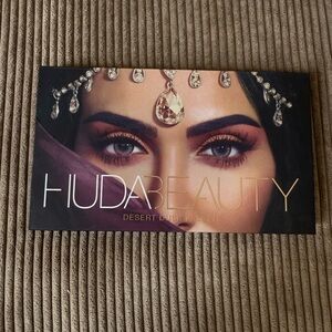 HUDA BEAUTY Desert Dusk Palette - Rich Purples and Warm Browns